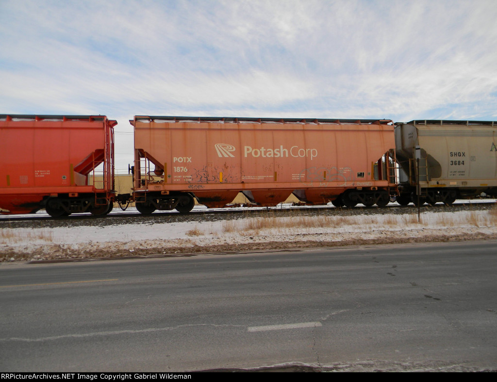 POTX 1876POTX 1876 seen on a southbound potash unit train ro